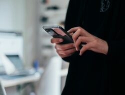 Ingin Ganti Smartphone? Bersiap Hadapi Kenaikan Harga Mulai Tahun Depan