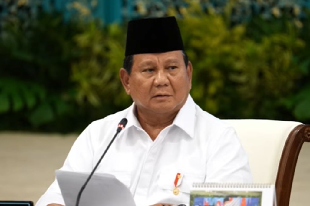 Presiden Prabowo Subianto melarang pejabat hingga tokoh untuk datang ke lokasi bencana sebagai bentuk wisata dalam Sidang Kabinet Paripurna pada Senin (15/12/2025).