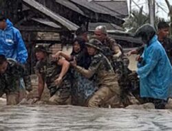 Dua Warga Nyaris Terseret Arus, Debit Sungai Mendadak Naik di Maninjau
