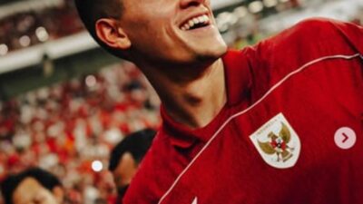 Jay Idzes kala membela Timnas Indonesia.