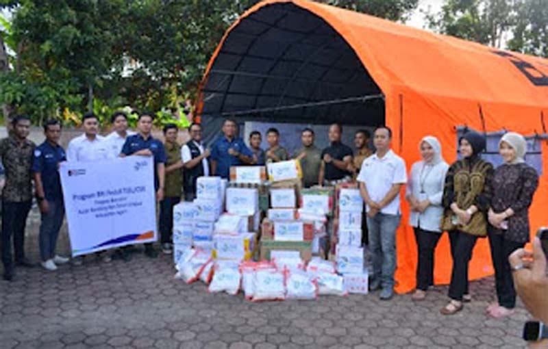 BRI Lubuk Basung Serahkan Bantuan Untuk Korban.