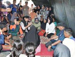 Banjir di Agam, Cindy Monica Beri Bantuan dan Dorong Pendataan Kerusakan Warga