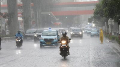 Pemerintah bersiaga mengantisipasi potensi cuaca ekstrem hingga akhir tahun ini.