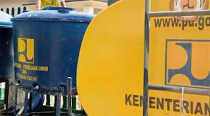 Pemasangan / Penyaluran Hidran Umum di lokasi terdampak bencana.