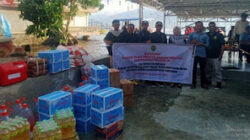 Warga Tanjung Jua–Sikaladi Terima Bantuan dari Hakim Tuah Sakato.