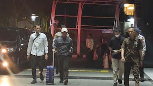 Bupati Lampung Tengah Ardito Wijaya tiba di KPK