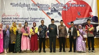 Gubernur Sumbar Mahyeldi Ansharullah menutup kegiatan bertajuk Saemangeum Hangeul Hakdang Indonesia (SHHI)