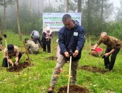Perhutani Mitra Wisata dan LMDH Gelar Penanaman Pohon di Wisata Cilameta