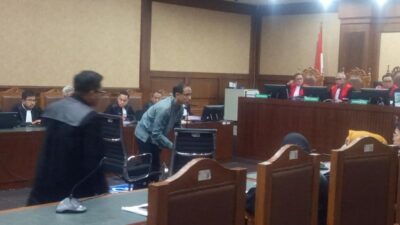 Nadiem Makarim bacakan eksepsi di Pengadilan Tipikor Jakarta.