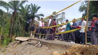 Gubernur Sumatera Barat meninjau langsung ruas jalan provinsi