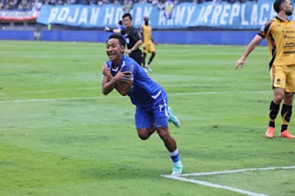 Winger Persib Bandung, Beckham Putra Nugraha