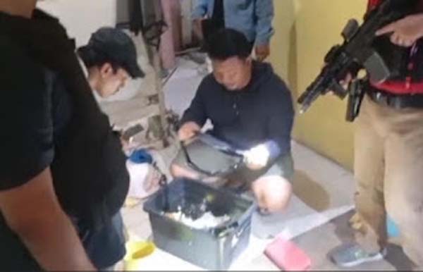 Polda Metro Jaya membongkar pabrik rumahan perakitan senpi ilegal