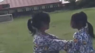 Netizen Prihatin, Siswi SMP Pariaman Adu Jotos di Sekolah