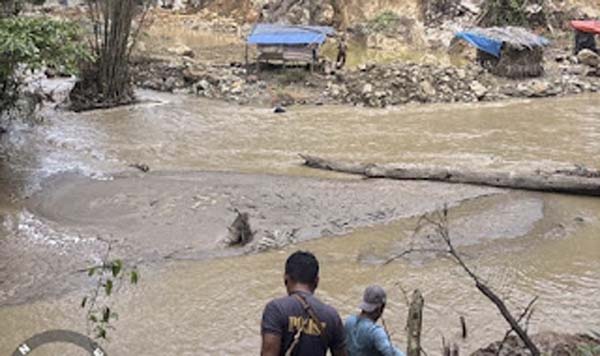 Bekas aktivitas tambang emas Ilegal di Solok
