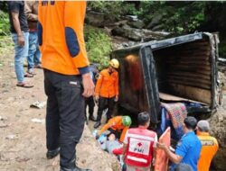 Korban Kecelakaan Kelok 9 Asal Pekanbaru Dibawa ke RSUD Payakumbuh