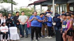 Wako Pariaman melepas peserta Talao Beach Run Tahun 2026.