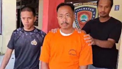 Polisi mengamankan tersangka kasus paman aniaya keponakan.