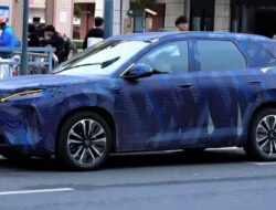 Spyshot, BYD Yuan Max Uji Jalan di China, Diduga Punya Opsi Tiga Baris Kursi