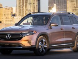 Masalah Baterai, Mercedes-Benz Tarik EQB Model 2022–2023 dari Pasar AS