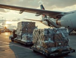 Jamaah Haji dan PMI Kini Lebih Mudah Kirim Barang ke Tanah Air Lewat Kargo Pos Indonesia