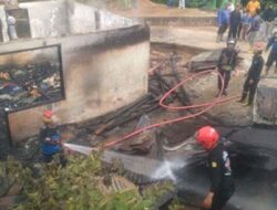 Kebakaran Hanguskan Rumah Dinas Guru di Solok, Damkar Bergerak Cepat