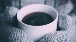 Rutin minum kopi dapat memperlambat penuaan biologis hingga setara 5 tahun lebih muda, terutama bagi penderita gangguan psikiatri berat.