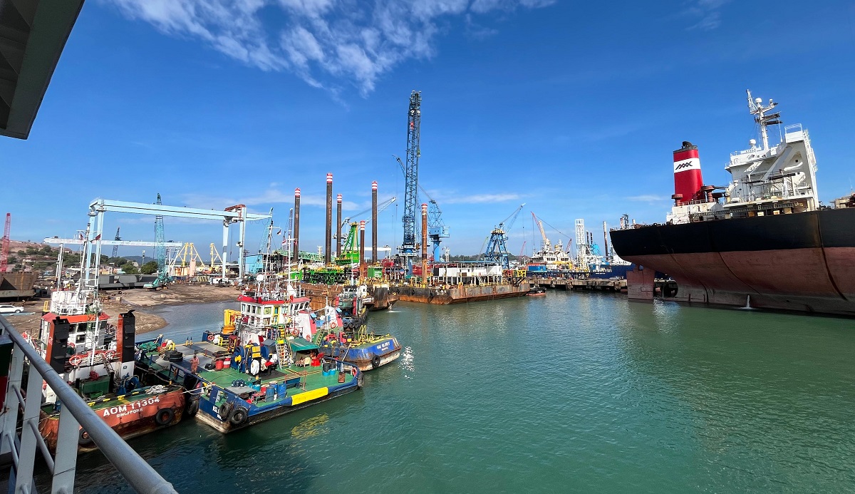 Industri galangan kapal memiliki risiko kerja tinggi, baik dari sisi keselamatan maupun kesehatan pekerja.