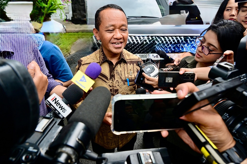 Menteri Energi dan Sumber Daya Mineral (ESDM) Bahlil Lahadalia menjelaskan alasan pemangkasan produksi batu bara dan nikel.