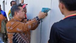 Bupati Agam, Benni Warlis sedang membor pembangunan hunian.