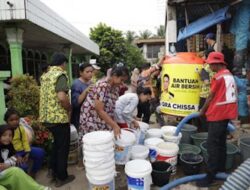 10 Toren Dibagikan untuk Warga Kekeringan di Pauh dan Kuranji