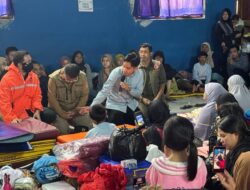 Gibran Rakabuming Pantau Evakuasi Korban Longsor di Desa Pasirlangu