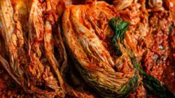 Kimchi jika dikonsumsi setiap hari bisa meningkatkan imunitas tubuh.