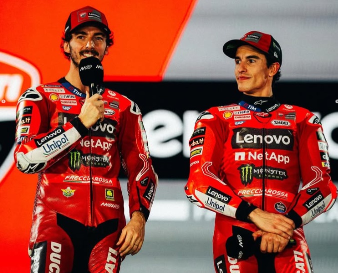 Dua pembalap Tim Ducati Lenovo, Marc Marquez dan Francesco Bagnaia.