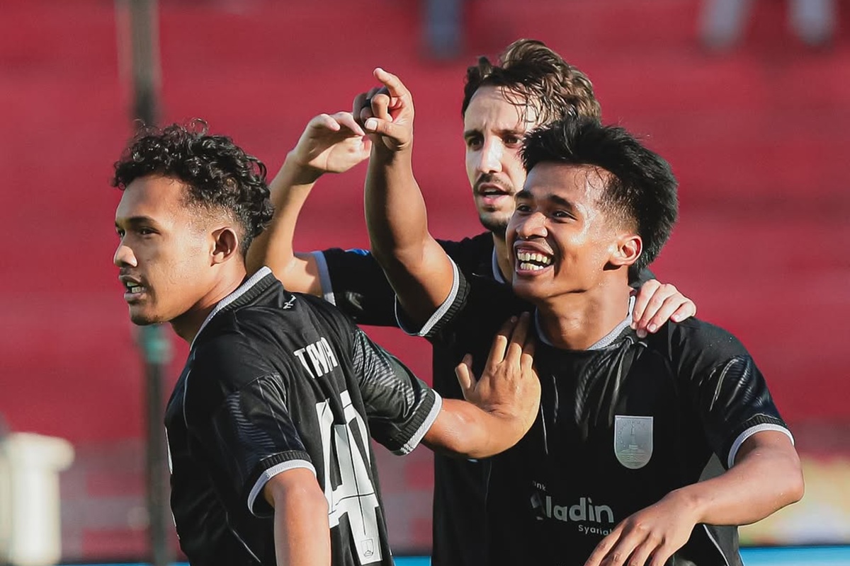 Persis Solo menang 3-2 atas Semen Padang di Super League 2025-2026!
