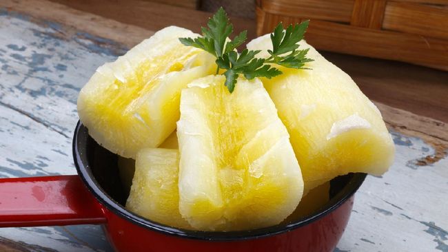 Efek samping makan singkong berlebihan yang dapat berdampak pada kesehatan.