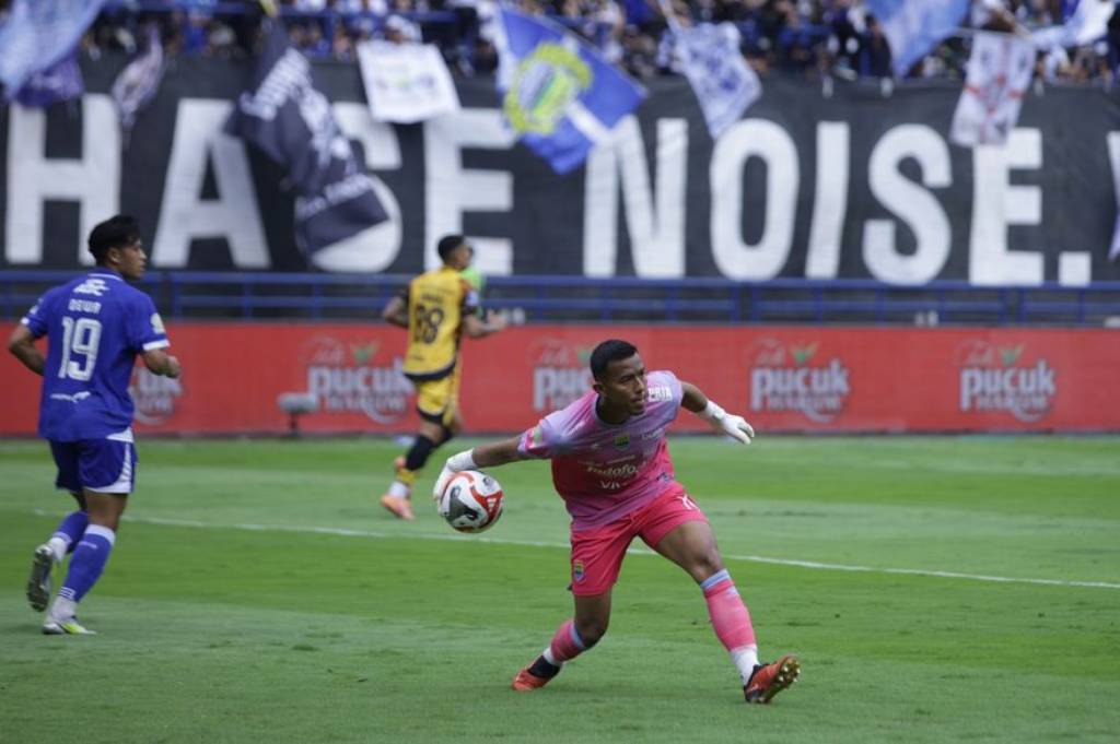 Kiper Persib Bandung, Teja Paku Alam.
