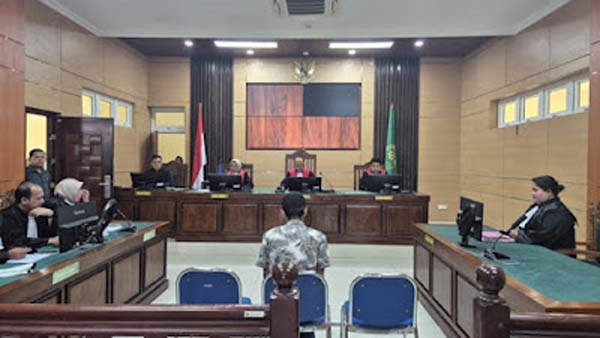 Sidang kasus pembunuhan berantai di Padang Pariaman.
