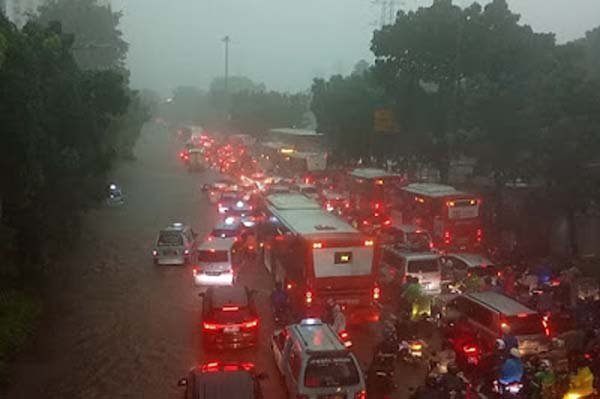 Cawang, Jakarta Timur diterjang banjir, Kamis (22/1/2026)