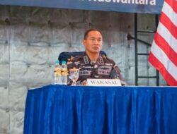 Wakasal Tinjau Misi Kemanusiaan TNI AL di Sumatra, Beri Semangat Prajurit KRI dr. Soeharso