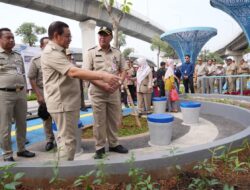 Wali Kota Munjirin Dampingi Gubernur DKI Jakarta Tinjau Taman Gapura Muka Cakung