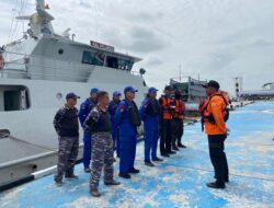 Cuaca Buruk Terjang Karimun, TNI AL Sigap Lakukan SAR Speedboat Tenggelam