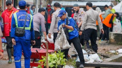 Ilustrasi kegiatan korve atau kerja bakti.
