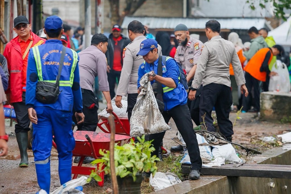 Ilustrasi kegiatan korve atau kerja bakti.
