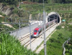 Libur Tahun Baru Imlek, Mobilitas Penumpang Whoosh Meningkat Signifikan