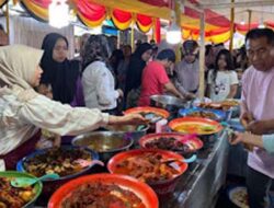 Ngabuburit Seru di Pasa Pabukoan Solok, Lalu Lintas Sempat Macet