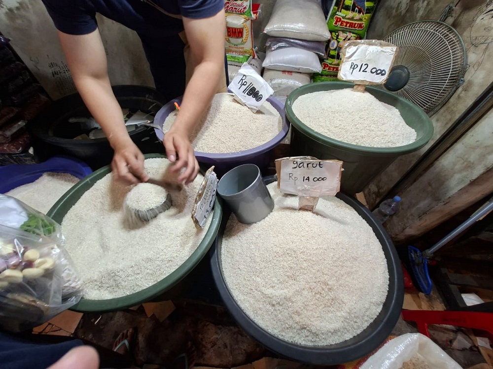 Pemerintah Indonesia membuka alokasi impor beras sebesar 1.000 ton dari Amerika Serikat (AS).
