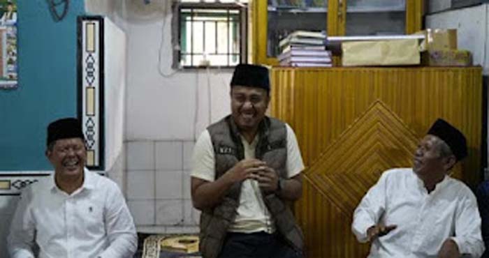 Wagub Sumatera Barat, Vasko Ruseimy, melakukan Safari Ramadan.