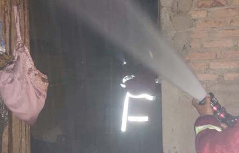 Satu Rumah Terbakar di Korong Gadang, Damkar Kota Padang Kerahkan 58 Personel