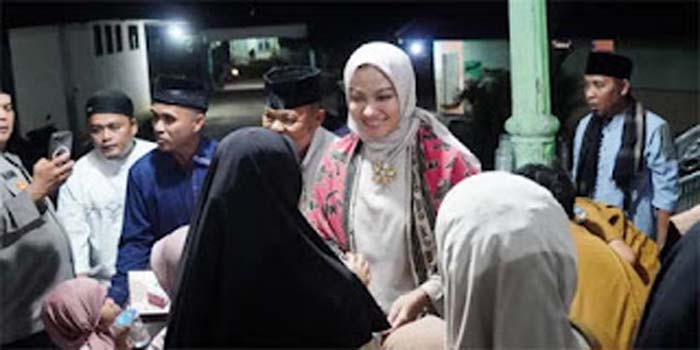 Bupati Annisa Suci Ramadhani menghadiri kegiatan buka puasa bersama 100 anak yatim.