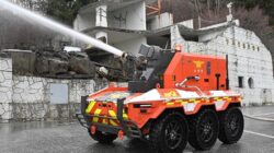 Hyundai Motor Group mengembangkan robot pemadam kebakaran tanpa awak tahan api hingga 800 derajat.